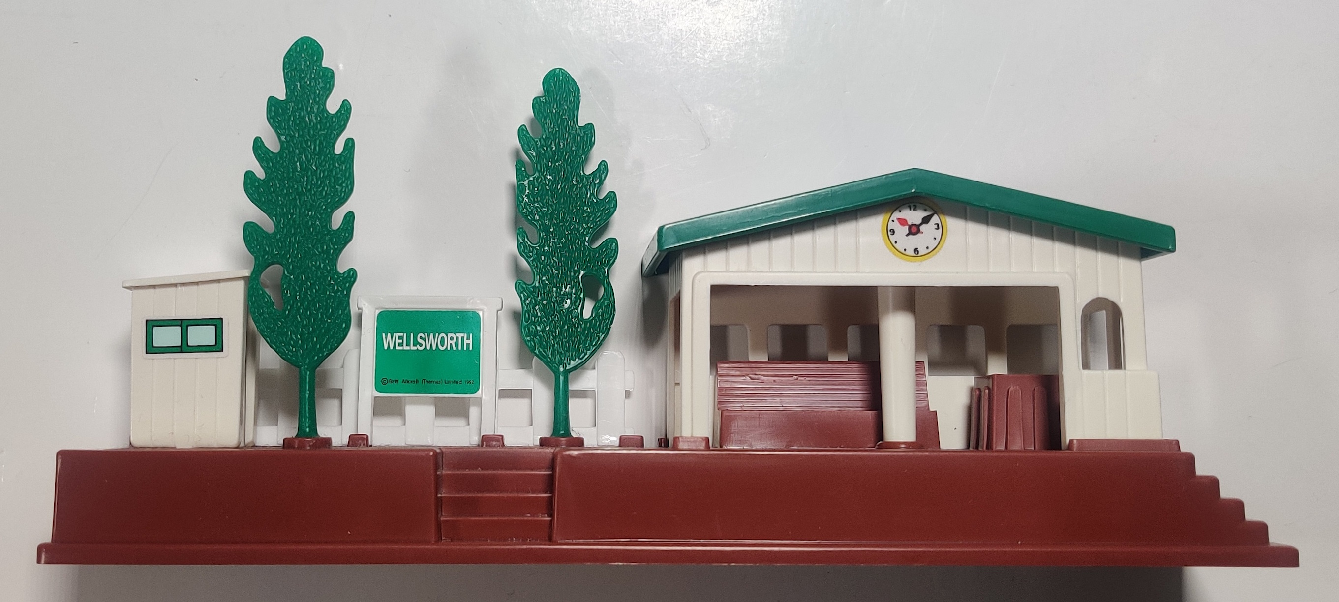 Tomy Tomica World Thomas Station Set